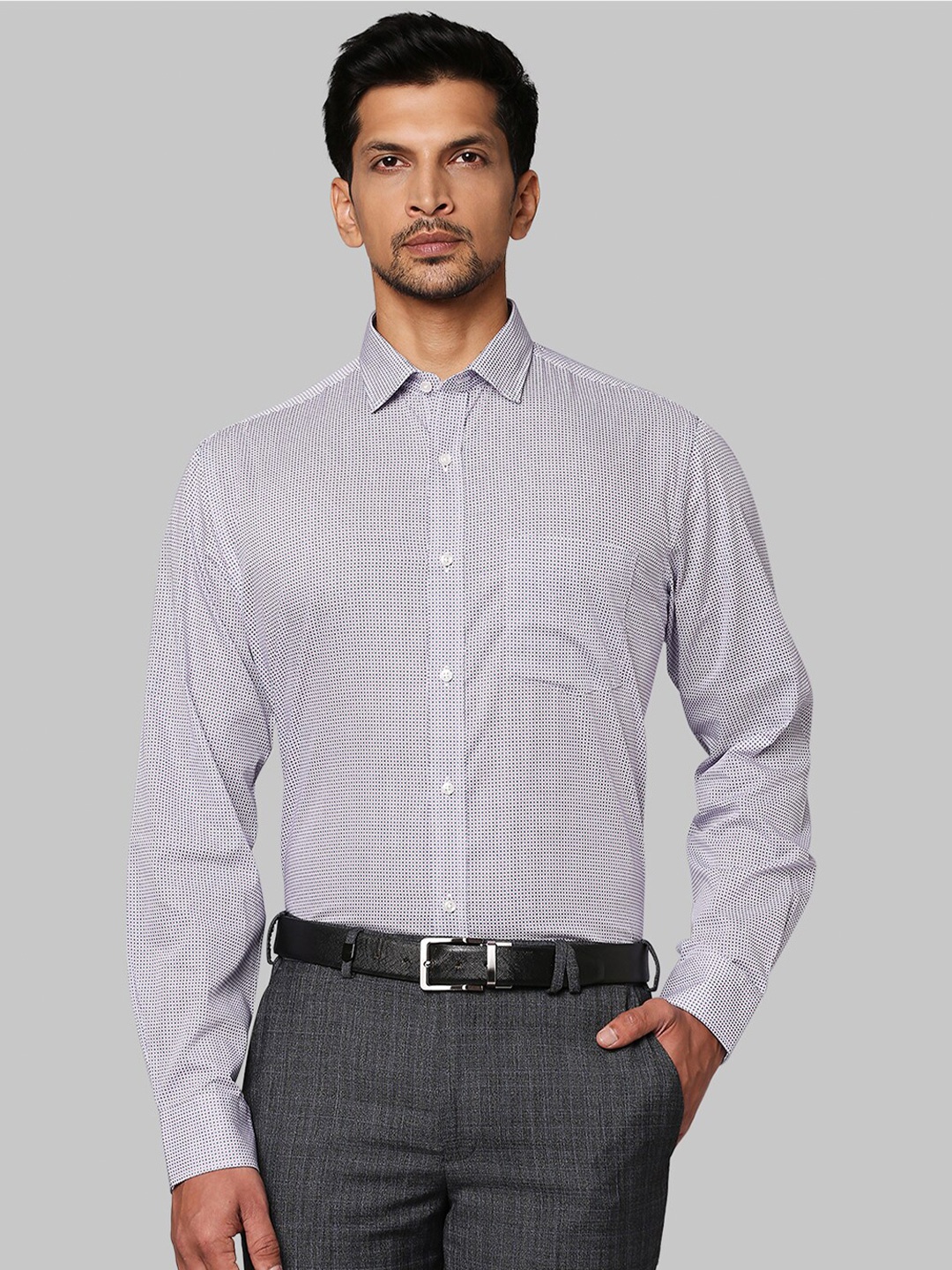 

Park Avenue Men Blue Checked Casual Shirt