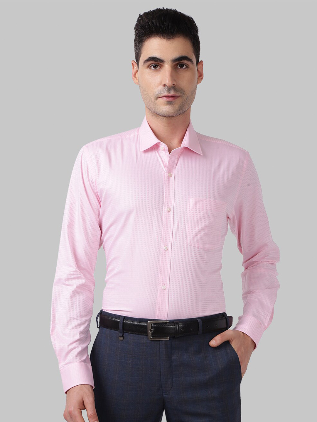 

Park Avenue Men Red Slim Fit Checked Casual Shirt