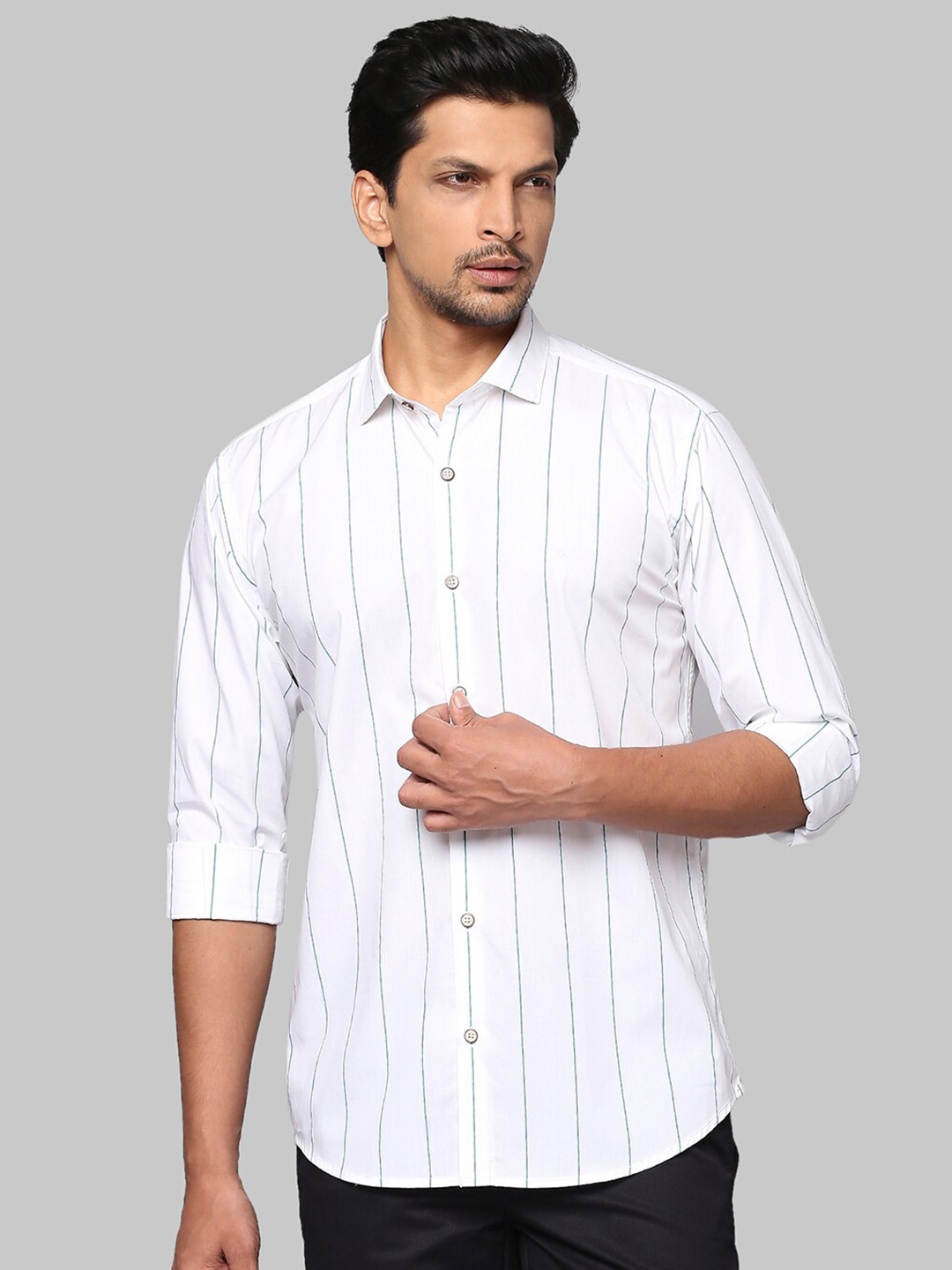 

Park Avenue Men White Slim Fit Striped Casual Shirt