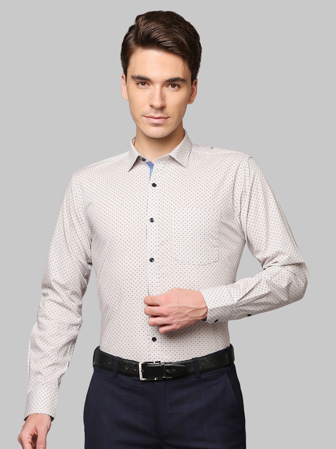 

Park Avenue Men Beige Slim Fit Printed Formal Shirt