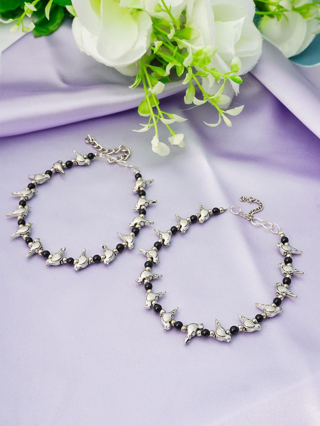 

Urmika Set Of 2 Silver-Toned Black Beaded Enamelled Anklet