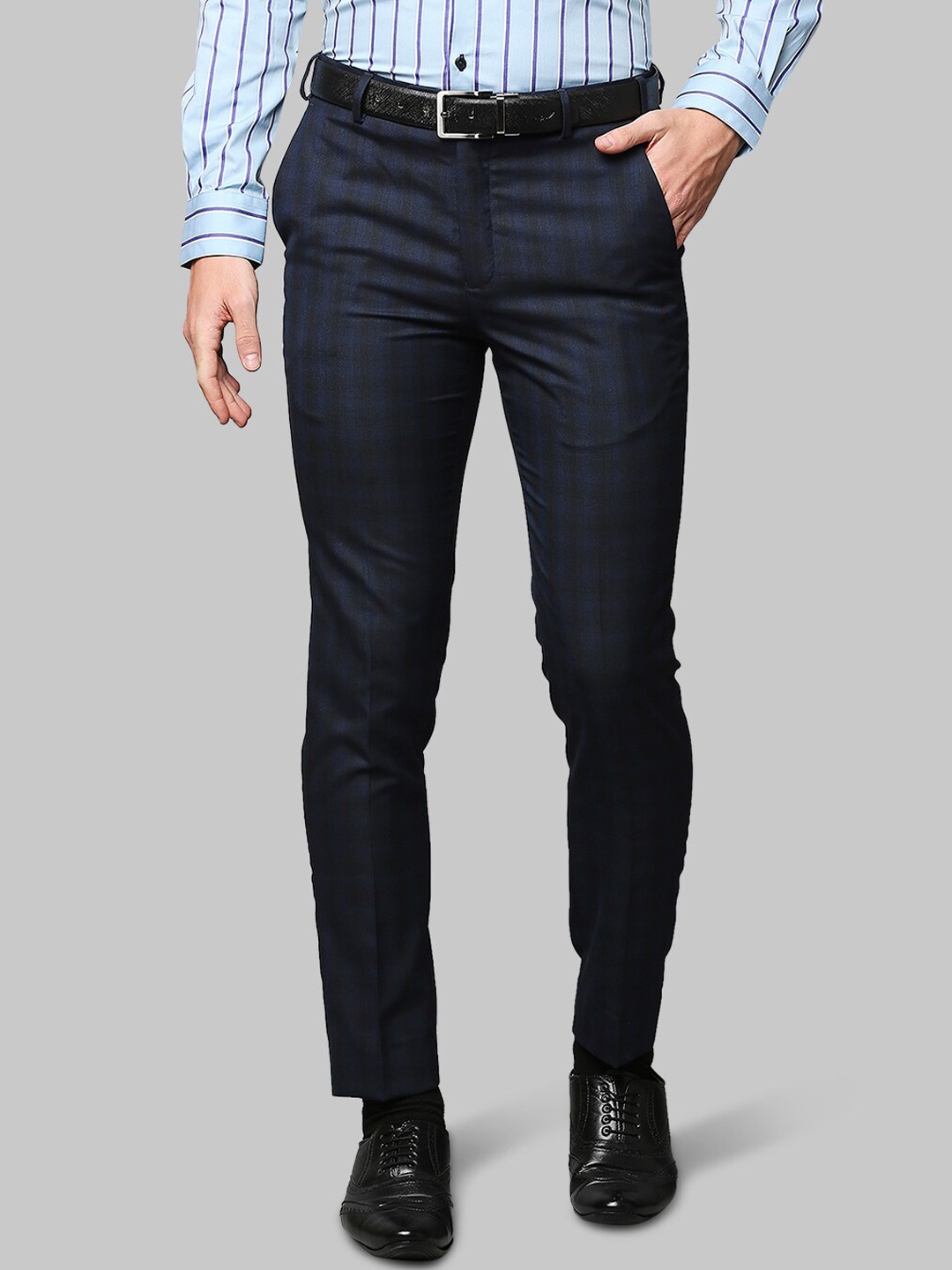 

Park Avenue Men Blue Checked Trousers