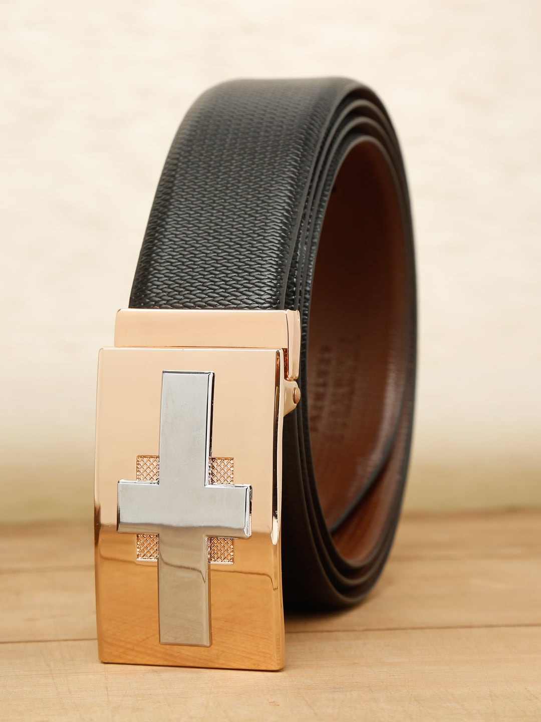 

Teakwood Leathers Men Black Textured Leather Belt