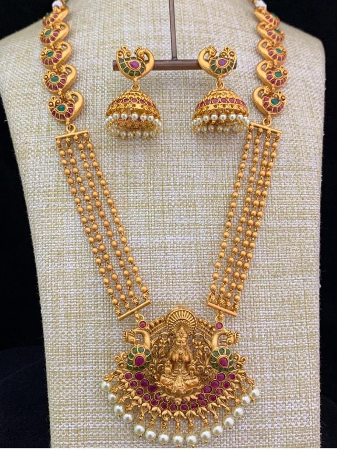 

GRIIHAM Women Gold-Plated Pink & White Stone-Studded & Beaded Two Line Jewellery Set