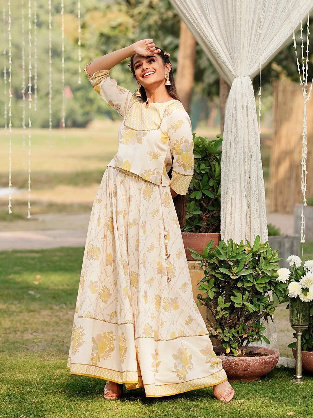 

Rustorange Women Ruhaniyat Off-White Lehenga Top Set, Cream