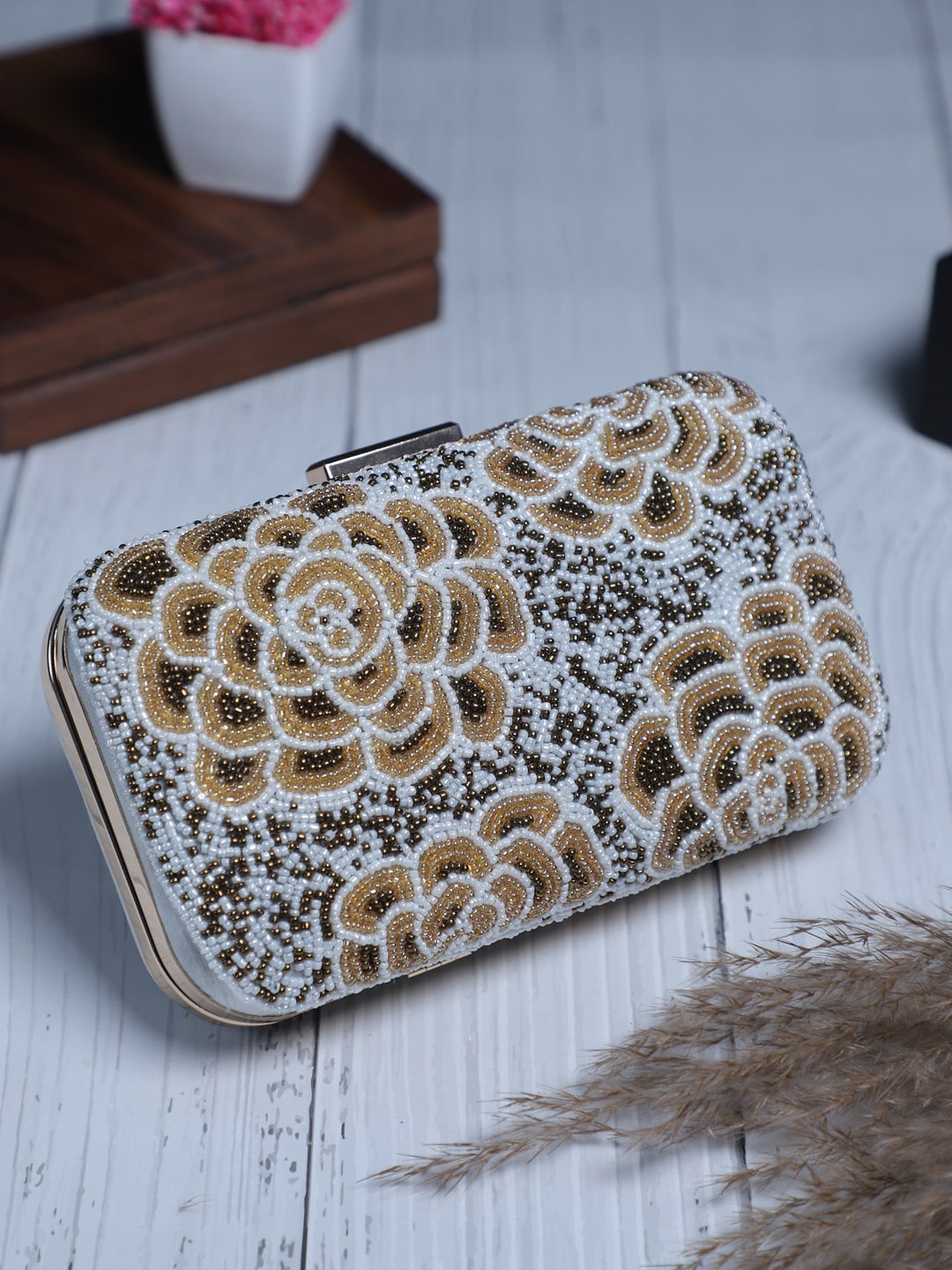 

Swisni White & Gold-Toned Floral Beaded Box Clutch