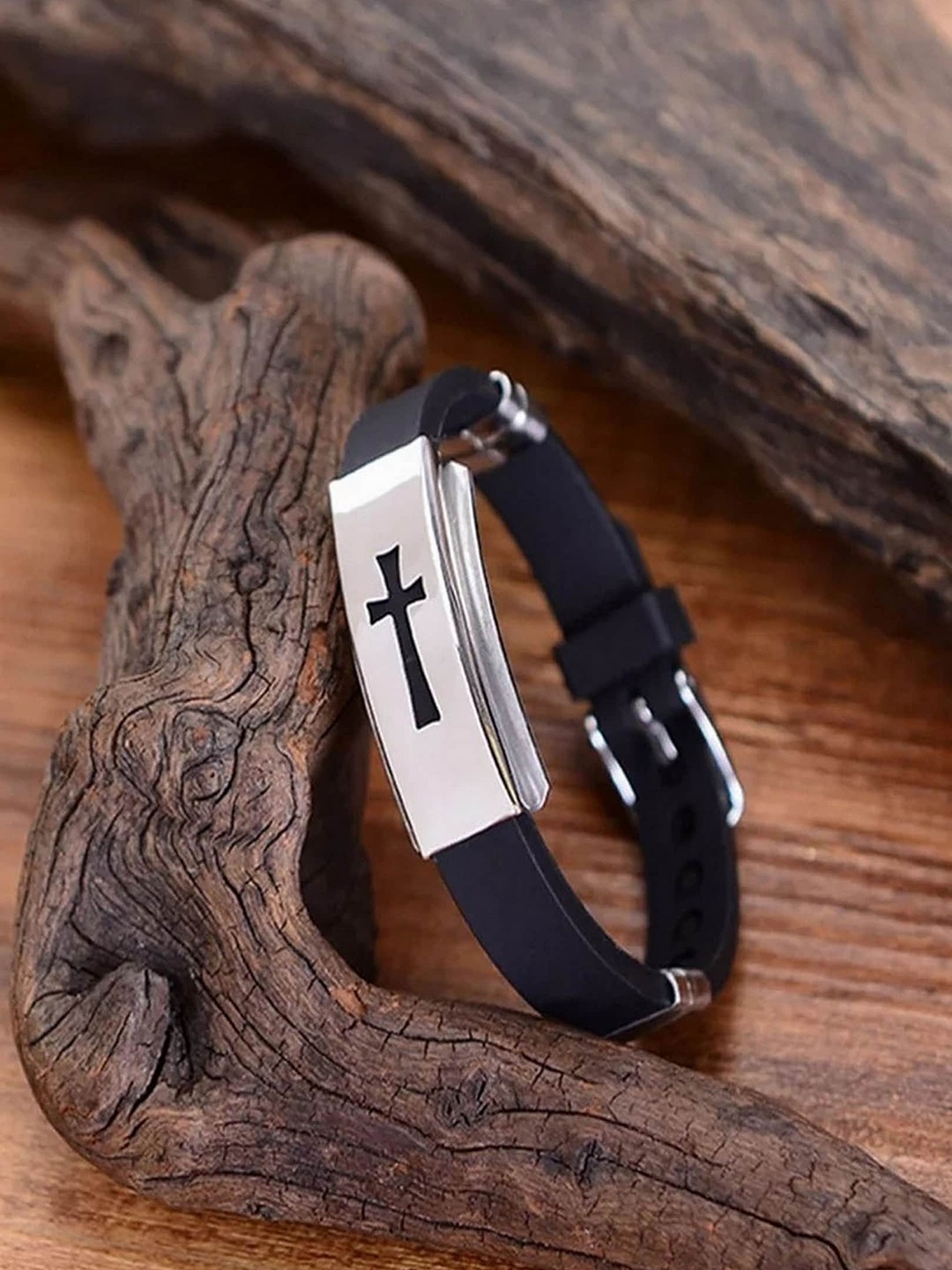 

UNIVERSITY TRENDZ Unisex Silver Bracelet