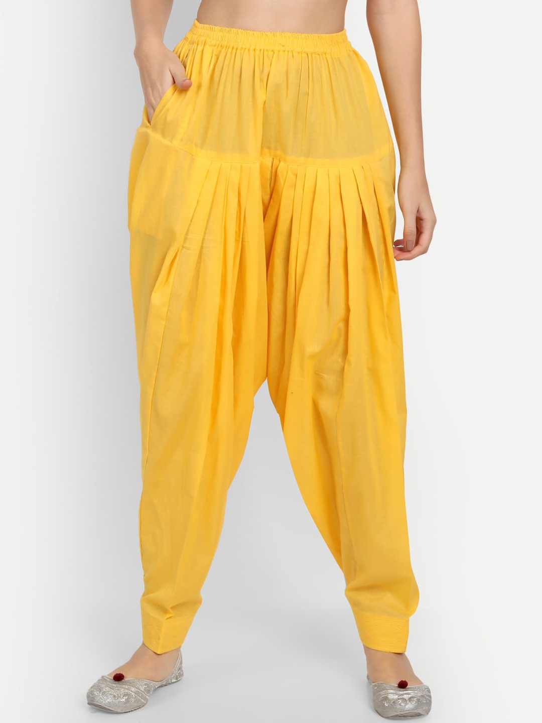 

APELLA Women Yellow Solid Cotton Loose-Fit Salwar
