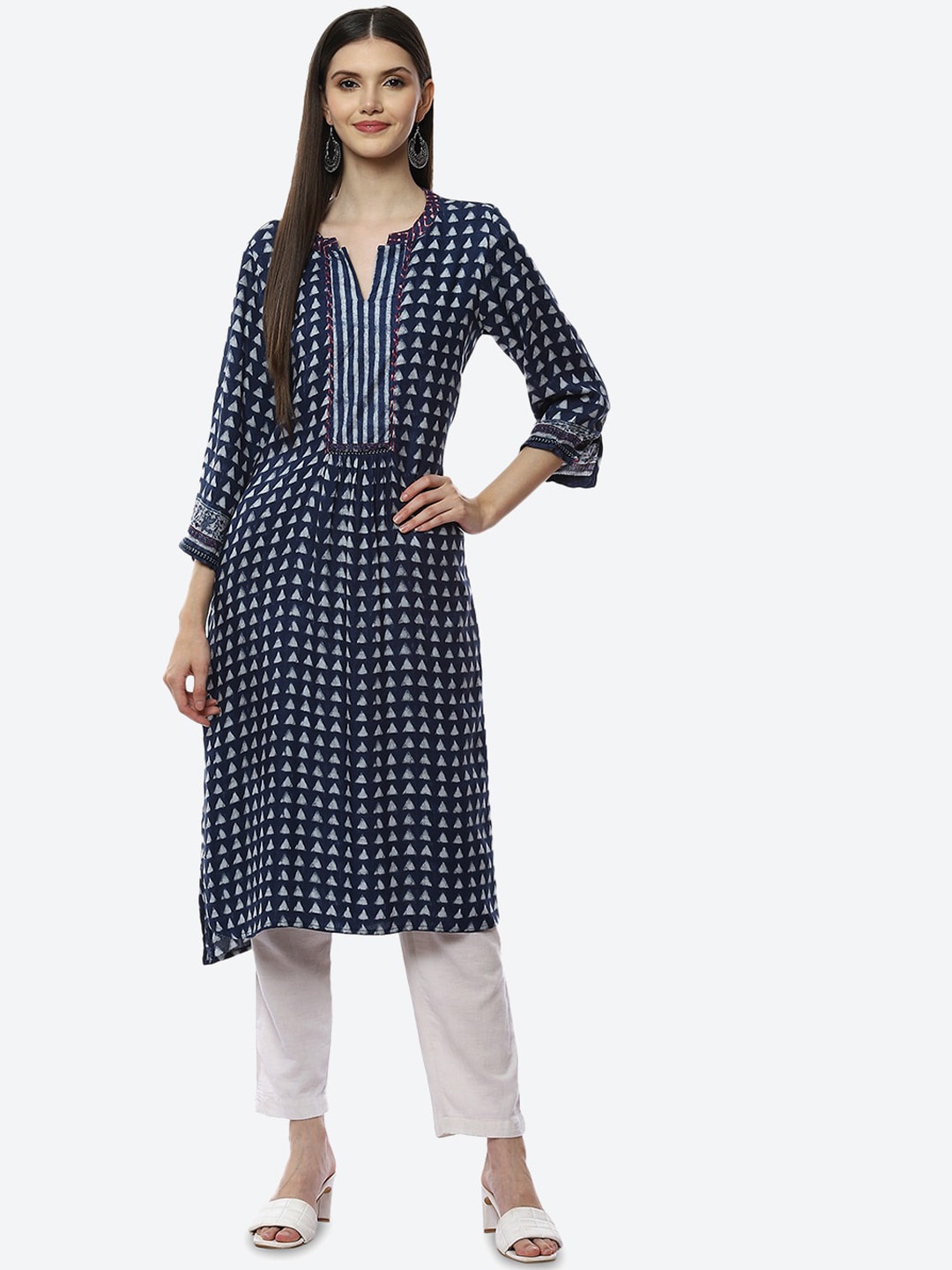 

Biba Women Blue Geometric Printed Keyhole Neck Flared Sleeves Thread Work Kurta