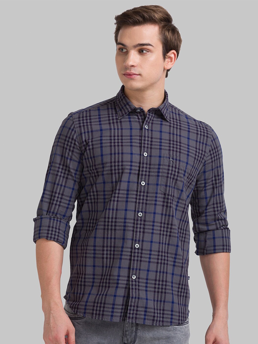 

Parx Men Grey Slim Fit Checked Casual Shirt