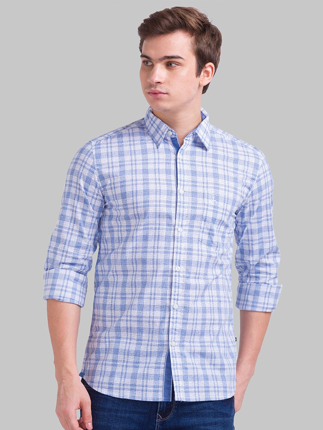 

Parx Men Blue Slim Fit Checked Casual Shirt