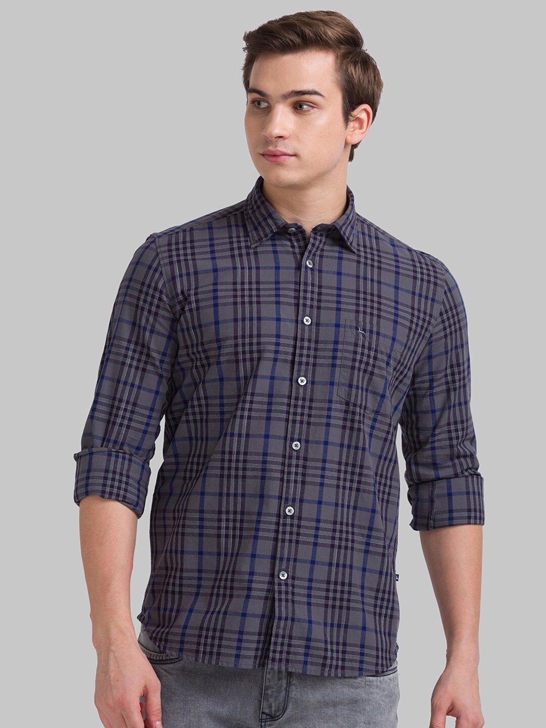 

Parx Men Grey Slim Fit Checked Casual Shirt