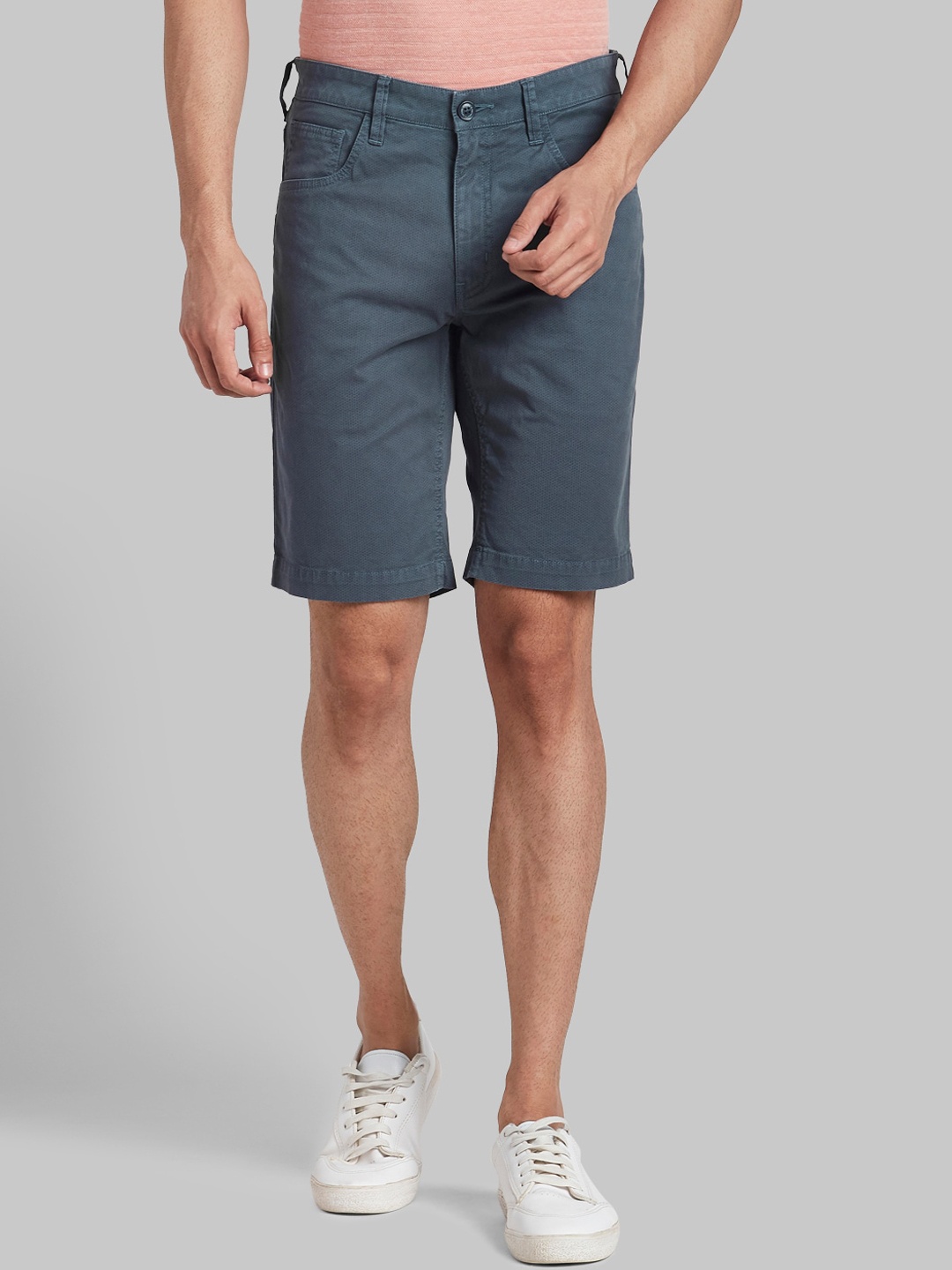 

Parx Men Blue Solid Regular Shorts