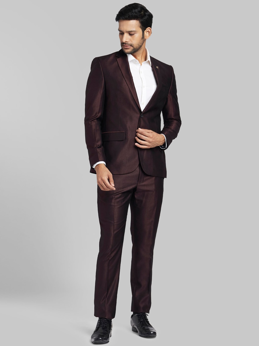 

Parx Men Maroon Solid Single-Breasted Two-Piece Formal Suit