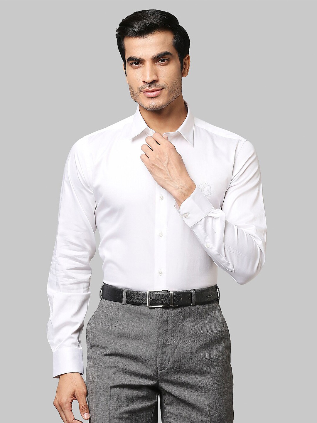 

Raymond Men White Solid Slim Fit Casual Shirt