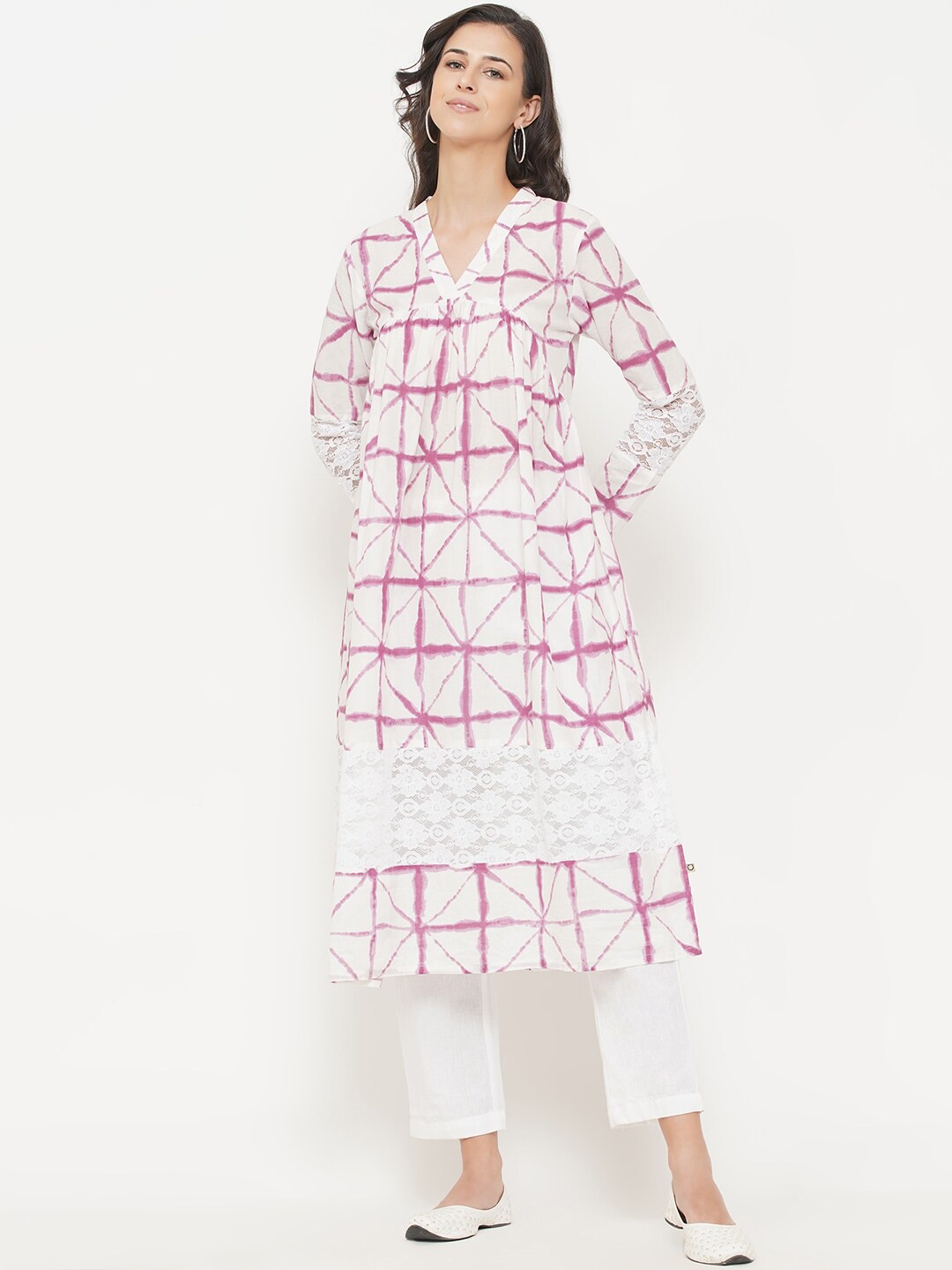 

FABNEST Women Purple & White Geometric Printed Cotton Kurta