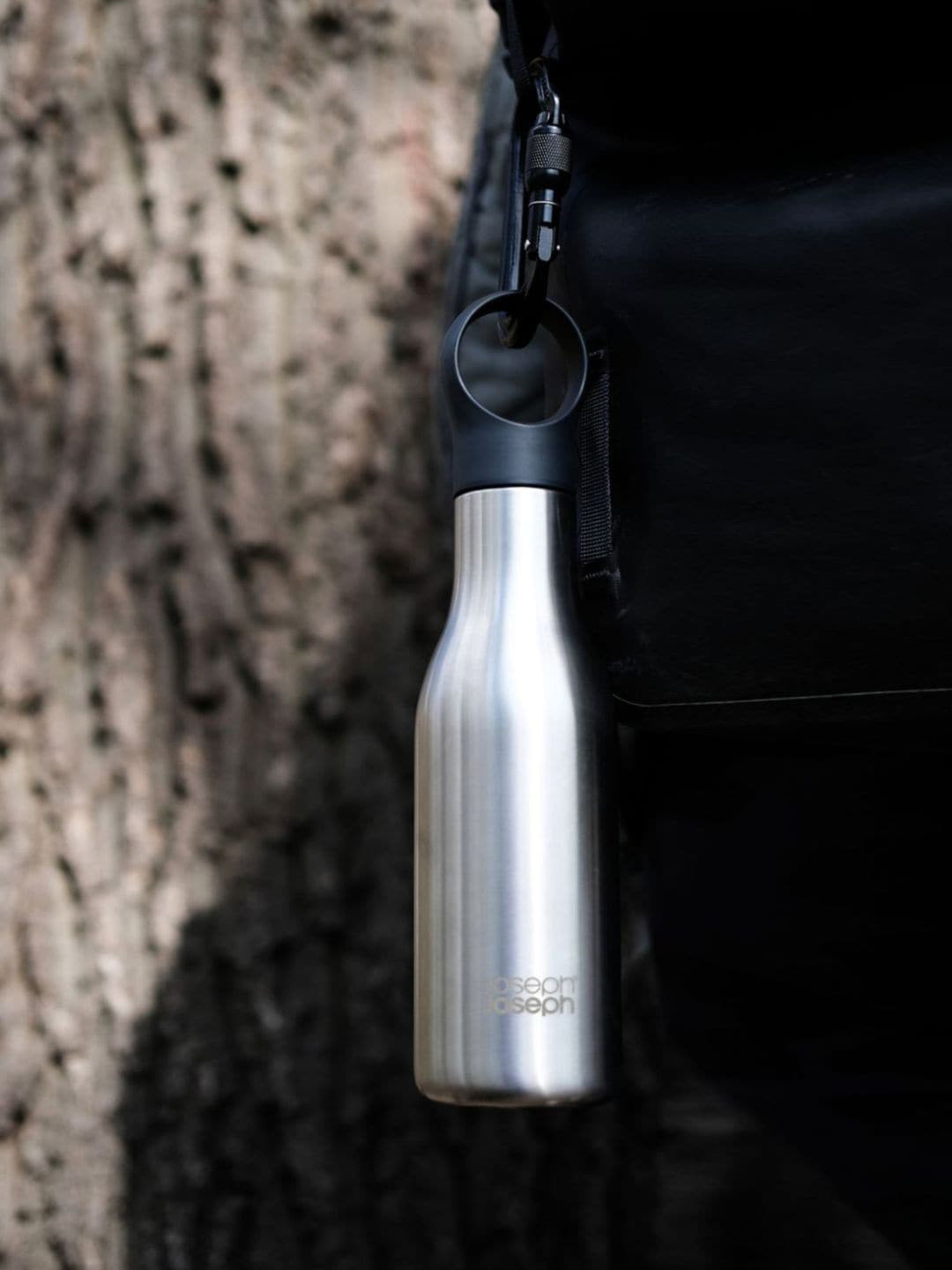 

Joseph Joseph Black Loop Double Wall Vaccum Water Bottle - 500ml