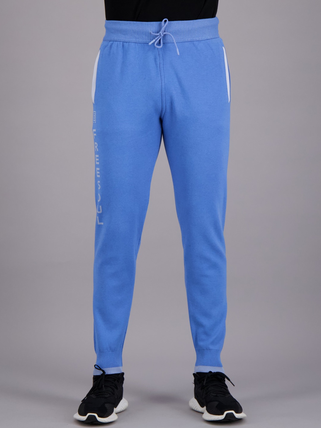 

FREESOUL Men Blue Solid Joggers