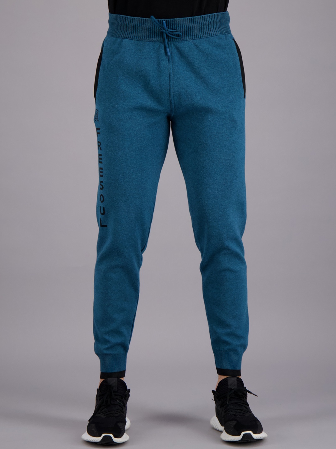 

FREESOUL Men Blue Solid Joggers
