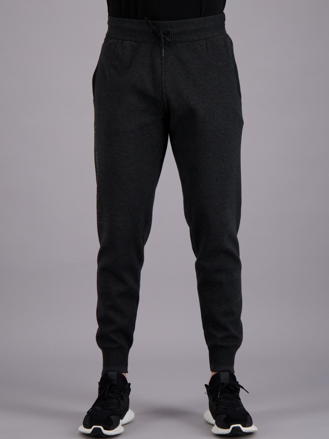 

FREESOUL Black Cotton Solid Joggers, Grey