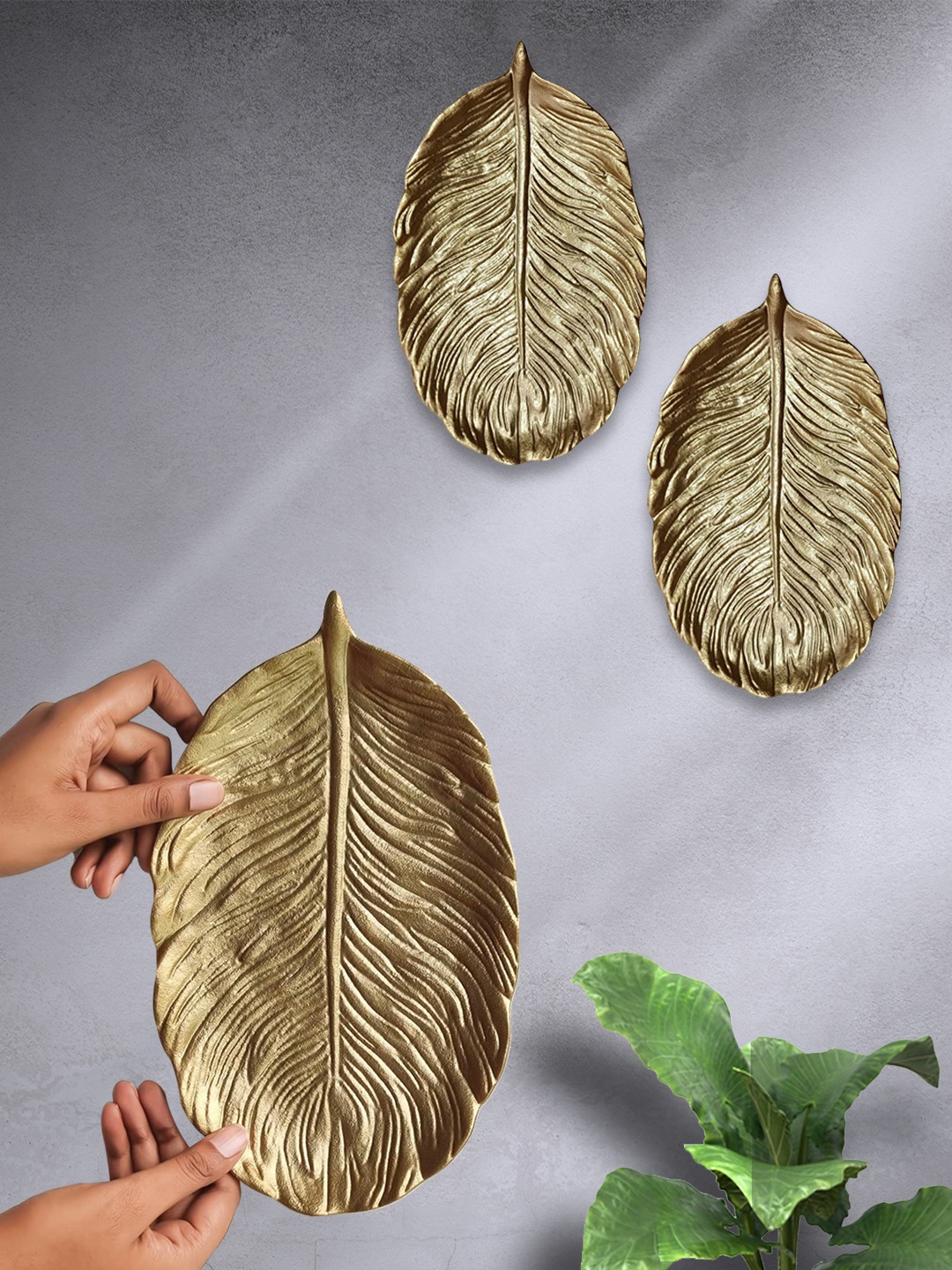 Art Street Pack Of 3 Gold-Toned Textured Wall Decor