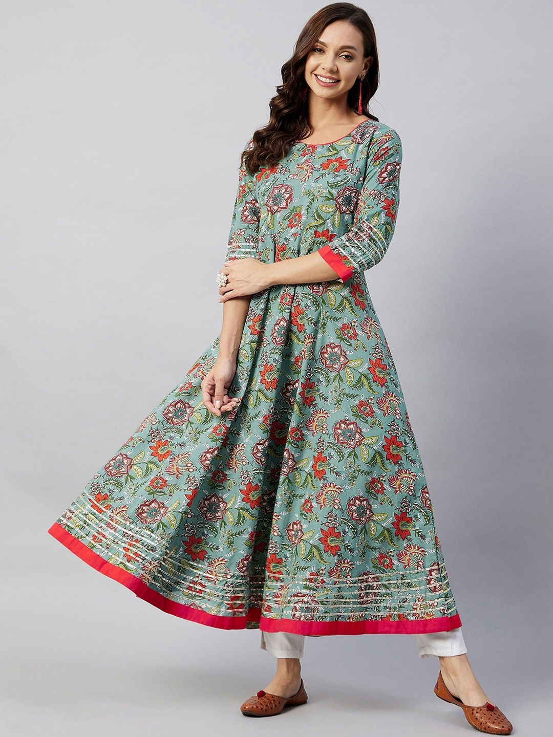 

InWeave Women Teal & Red Floral Printed Gotta Patti Floral Anarkali Kurta