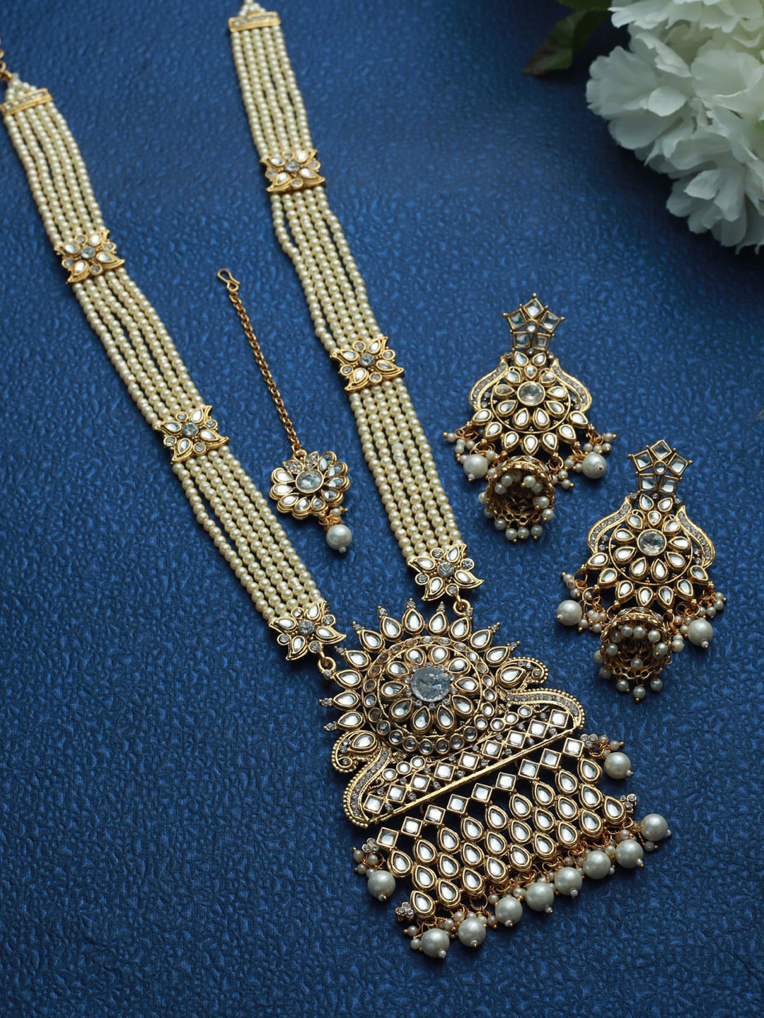 

Jazz and Sizzle Gold-Plated Green Kundan-Studded & Beaded Jewellery Set