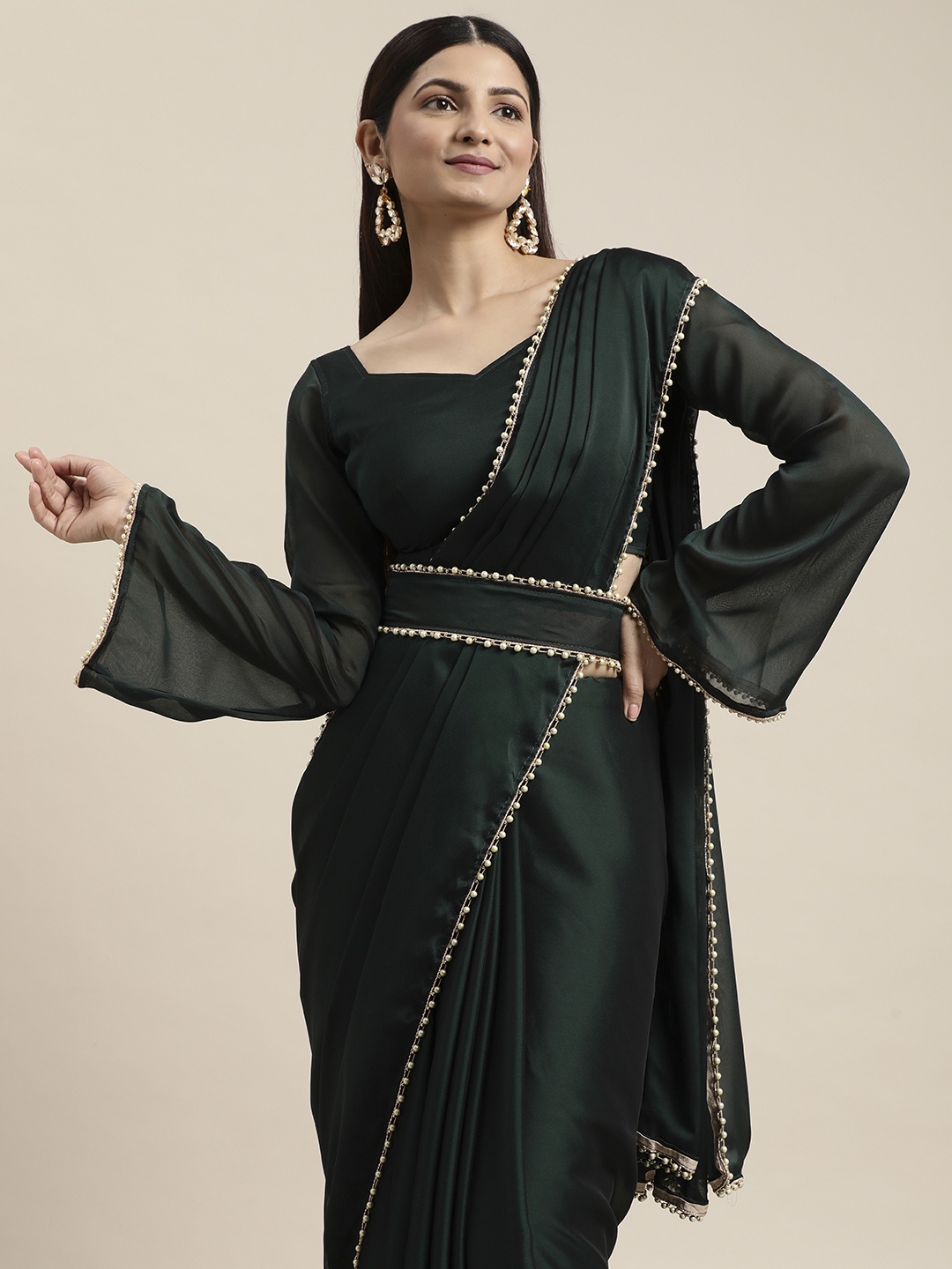 

LOOKNBOOK ART Green Pearl Border Silk Blend Belted Saree with Blouse