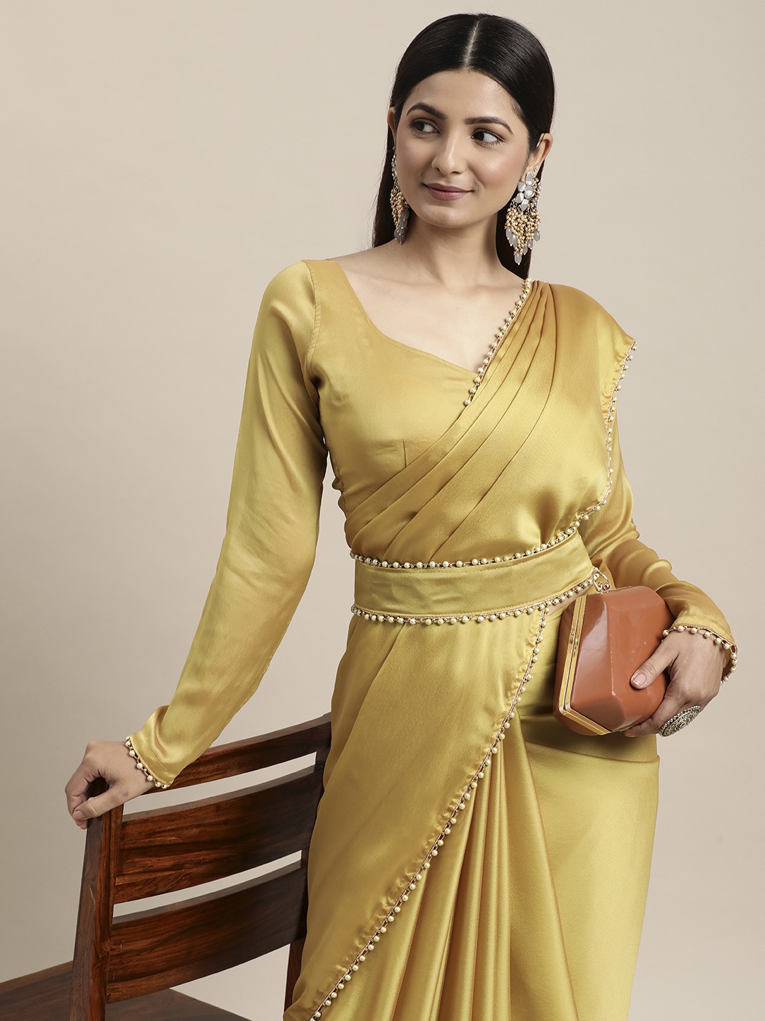 

LOOKNBOOK ART Yellow Pearl Border Silk Blend Belted Saree with Blouse