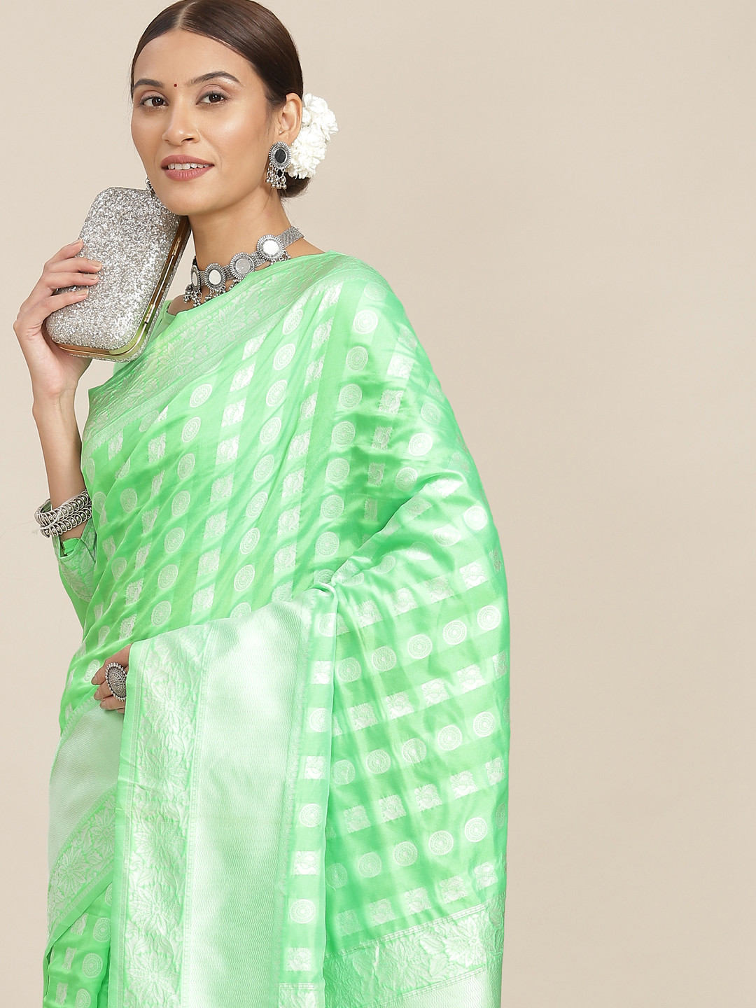 

Mitera Green & White Ethnic Motifs Zari Pure Georgette Kasavu Saree with Blouse Piece