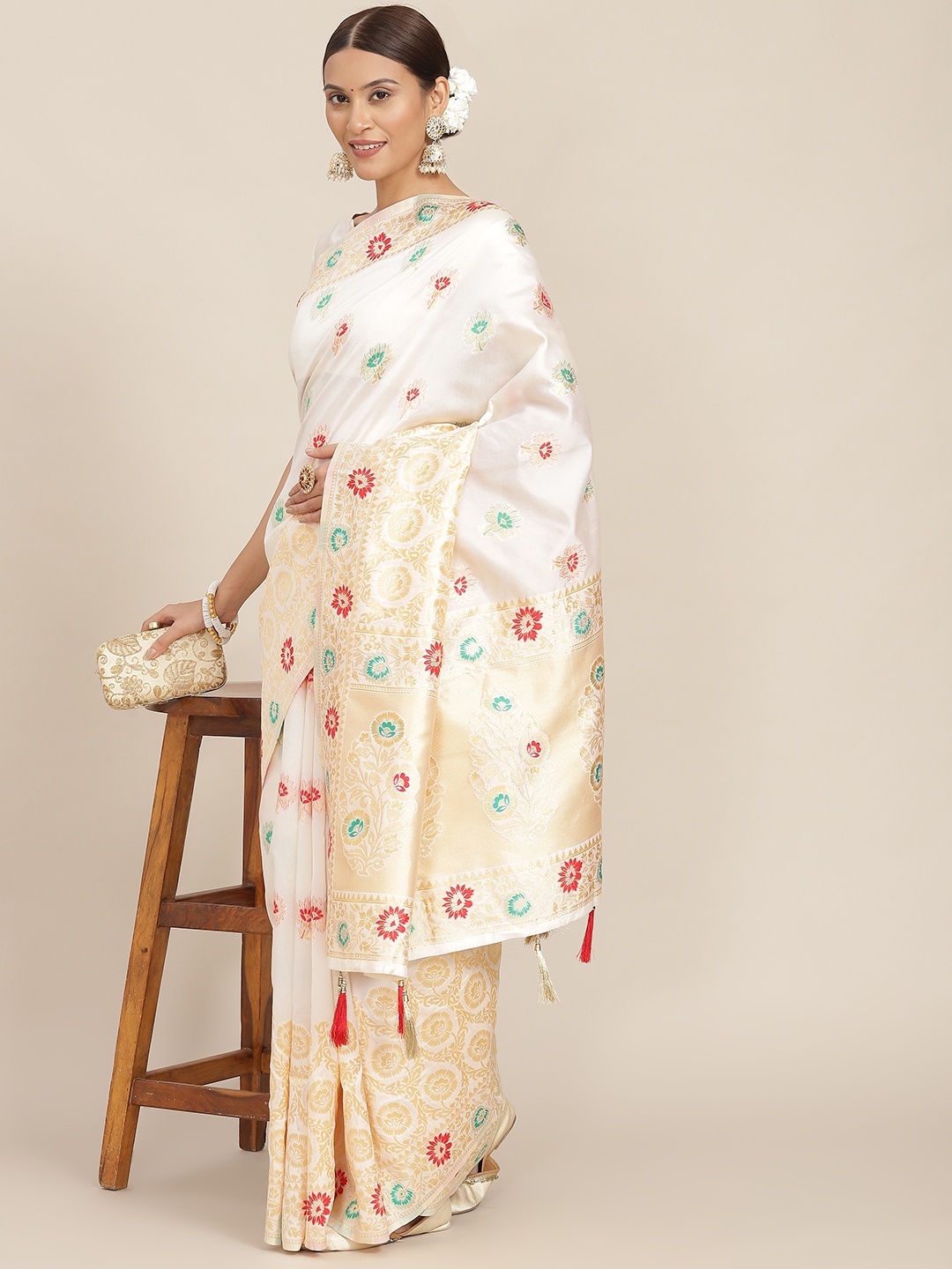 

Mitera Cream-Coloured & Red Ethnic Motifs Zari Silk Blend Kasavu Saree with Blouse Piece