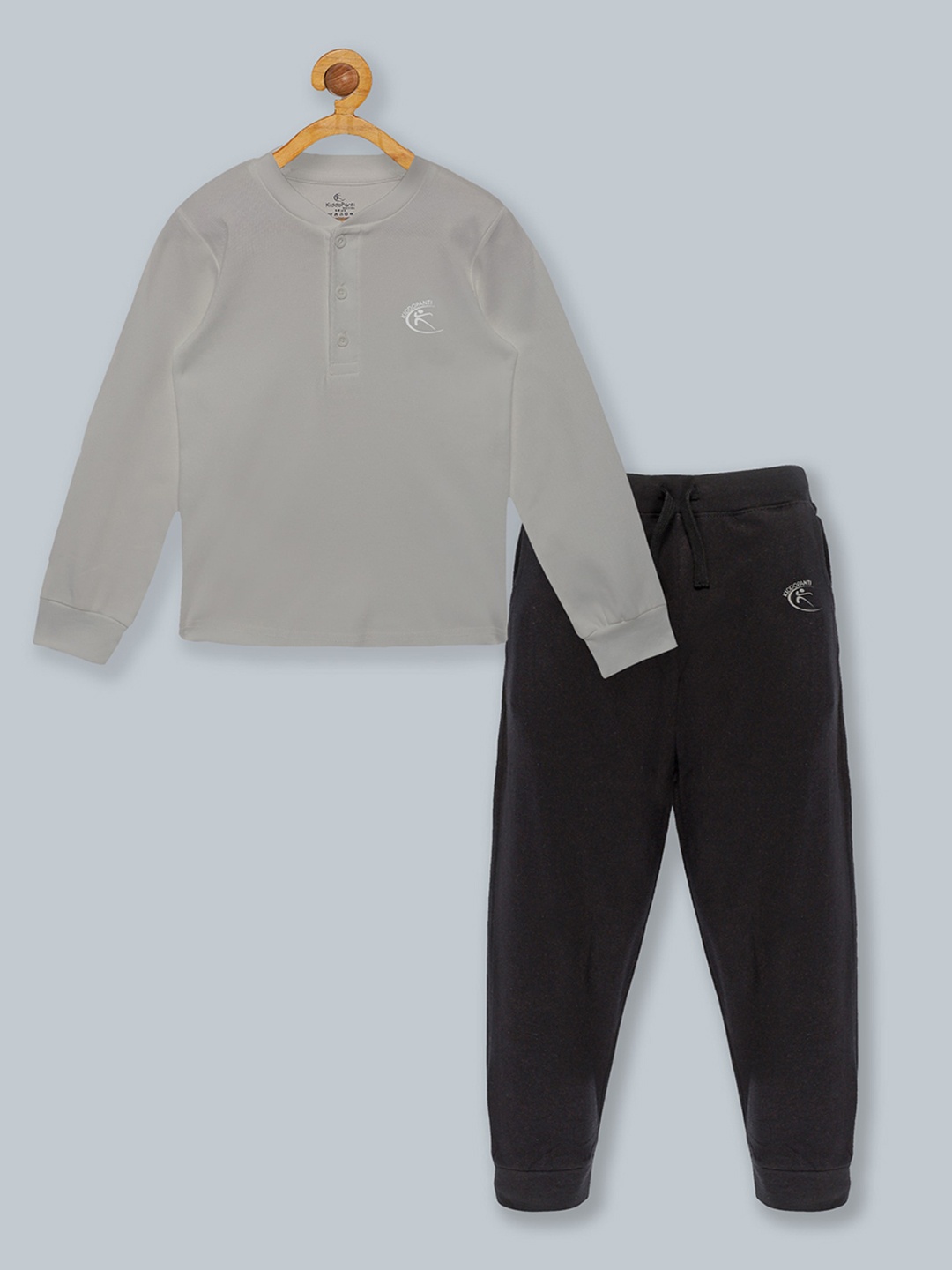 

KiddoPanti Kids Grey & Black Solid Tracksuits