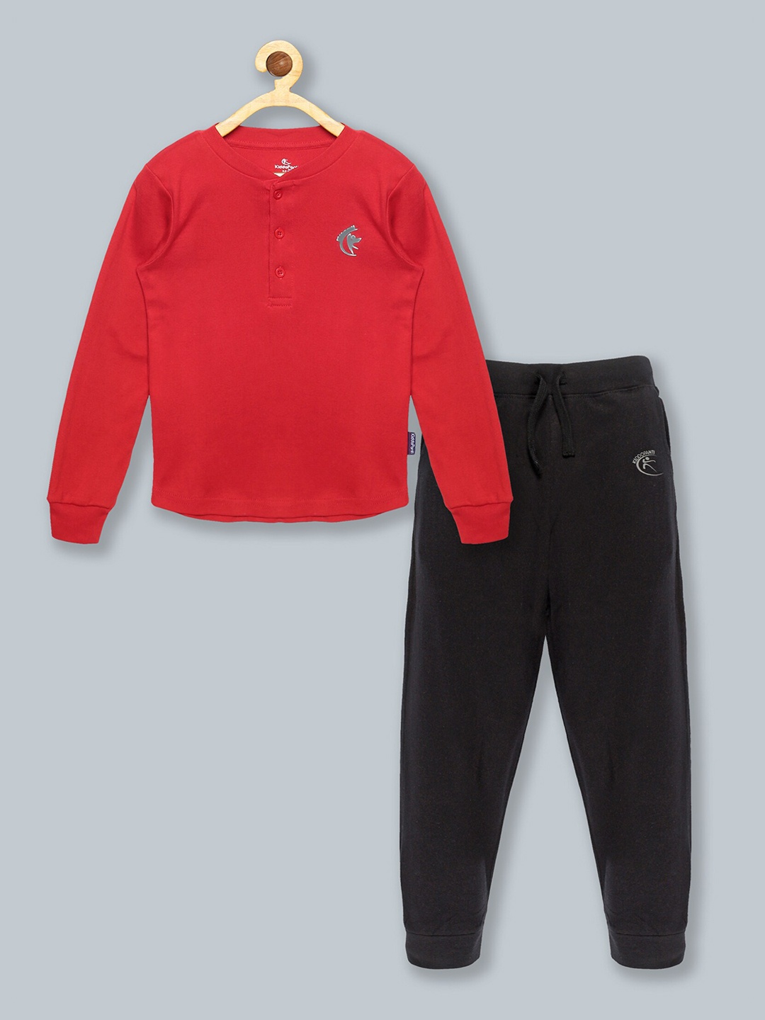 

KiddoPanti Kids Red & Black Solid Tracksuits