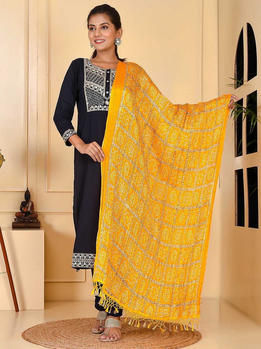 

Kesarya Yellow & Gold-Toned Dyed Bandhani Dupatta