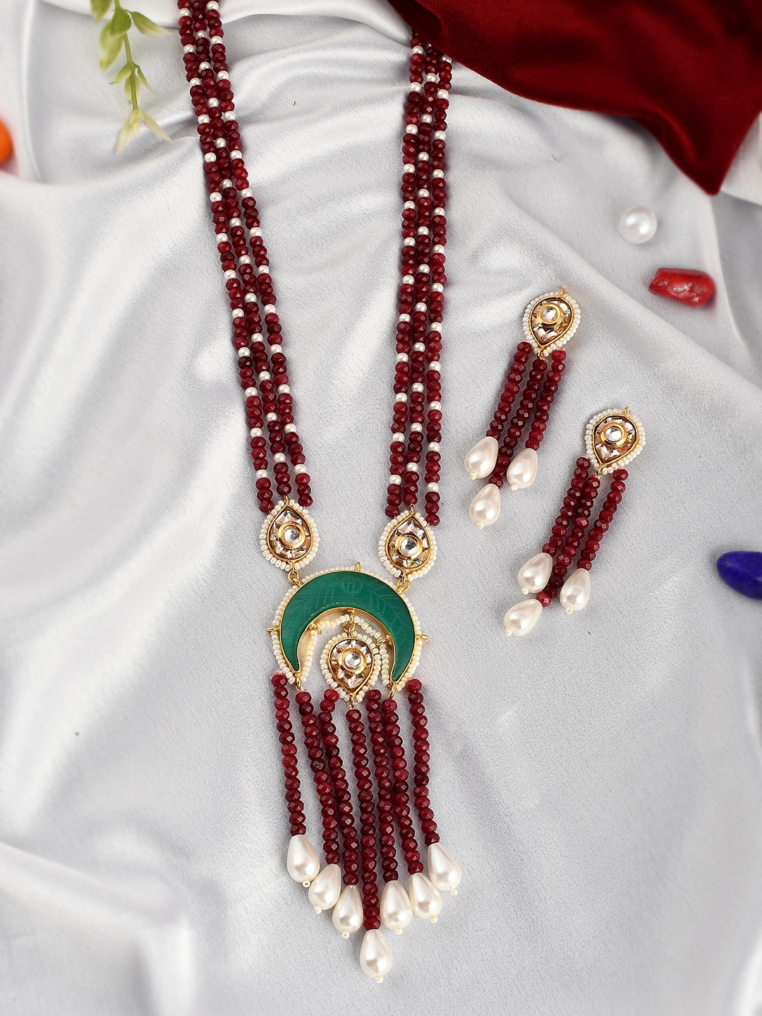 

DASTOOR Women 24K Gold-Plated Maroon red & Green Polki Kundan-Studded Jewellery Set