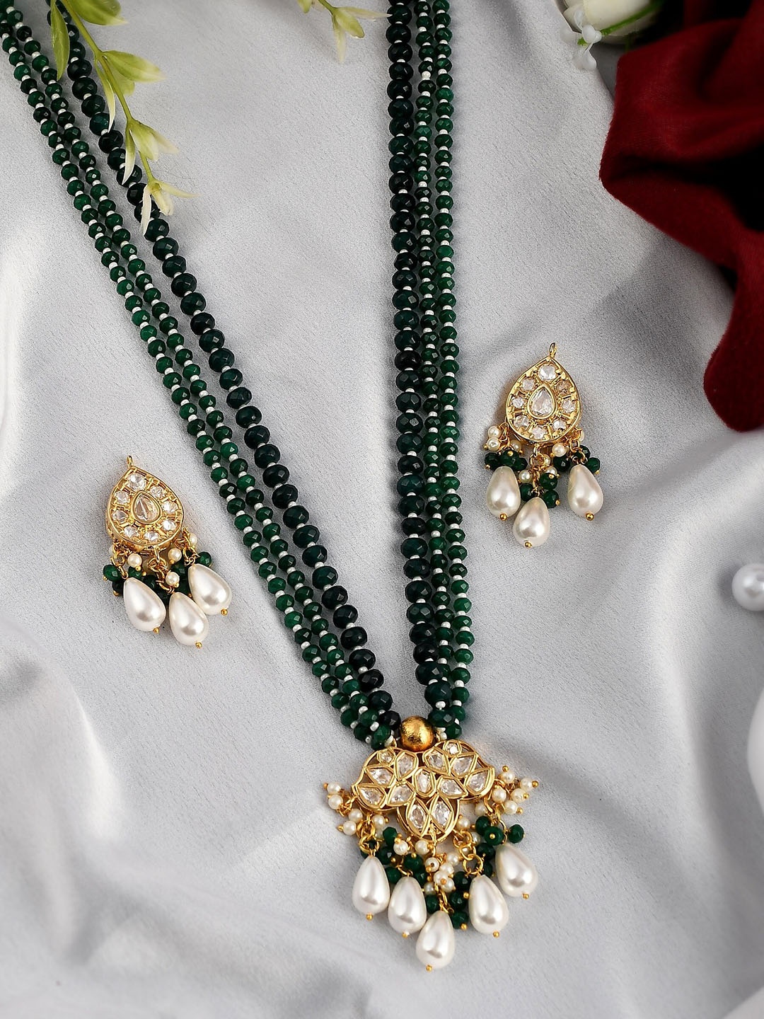 

DASTOOR Women Green & White Gold Plated Kundan-Studded & Beaded With Pearls Jewelry Set