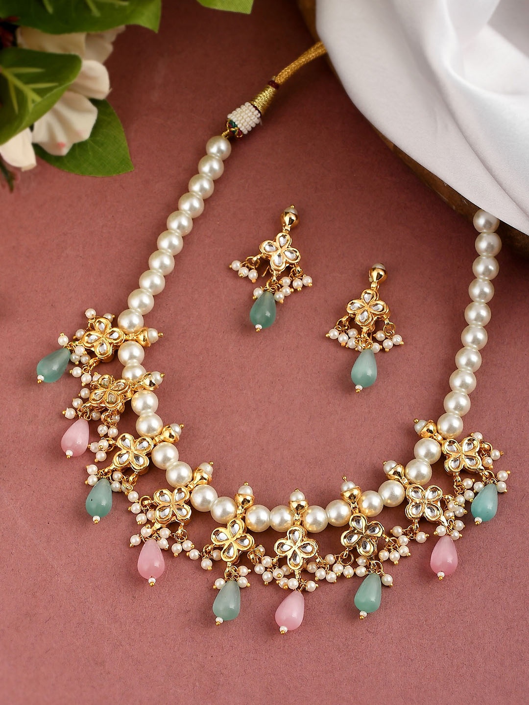

DASTOOR Brass-Plated Gold-Toned Kundan-Studded & Pearl Beaded Jewellery Set