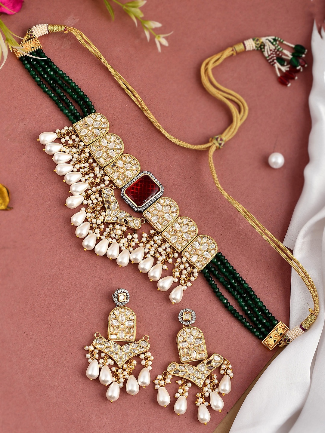 

DASTOOR Gold-Plated Green & White Kundan-Studded & Beaded Jewellery Set