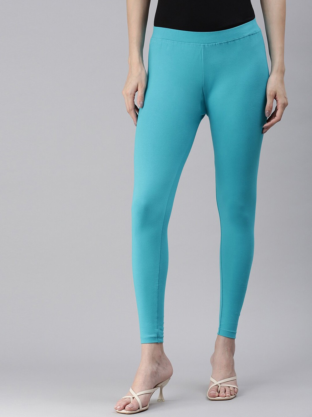 

Kryptic Women Teal-Green Solid Ankle-Length Leggings