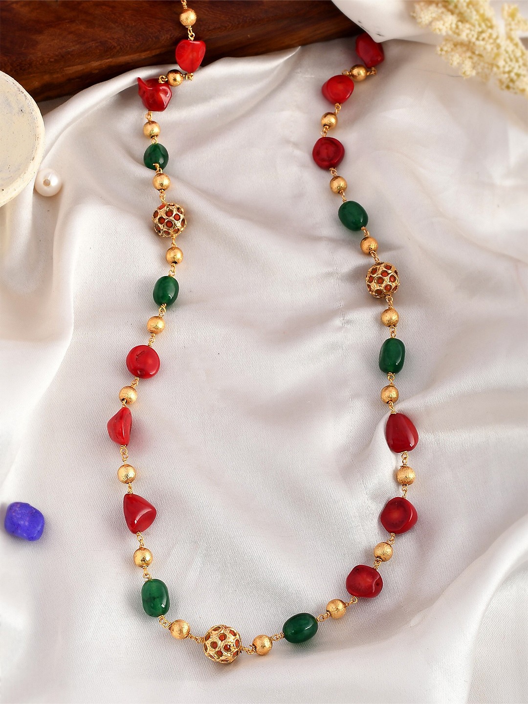 

DASTOOR Women Gold-Toned & Green Brass Gold-Plated Necklace