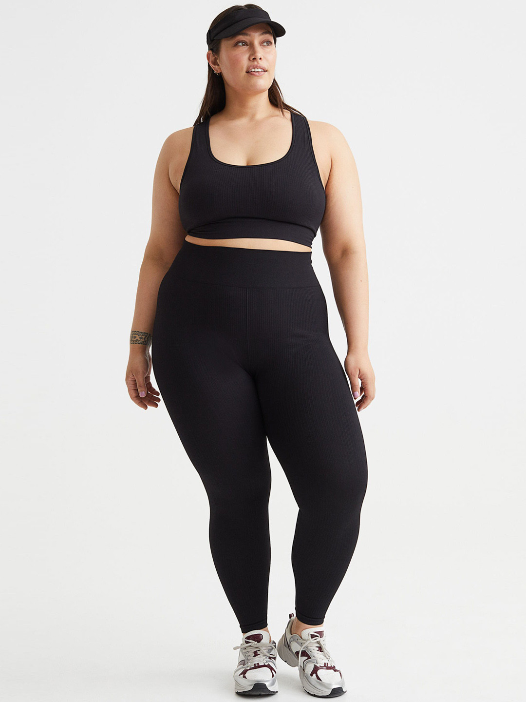 

H&M Women Plus Size Black Seamless Sports Tights