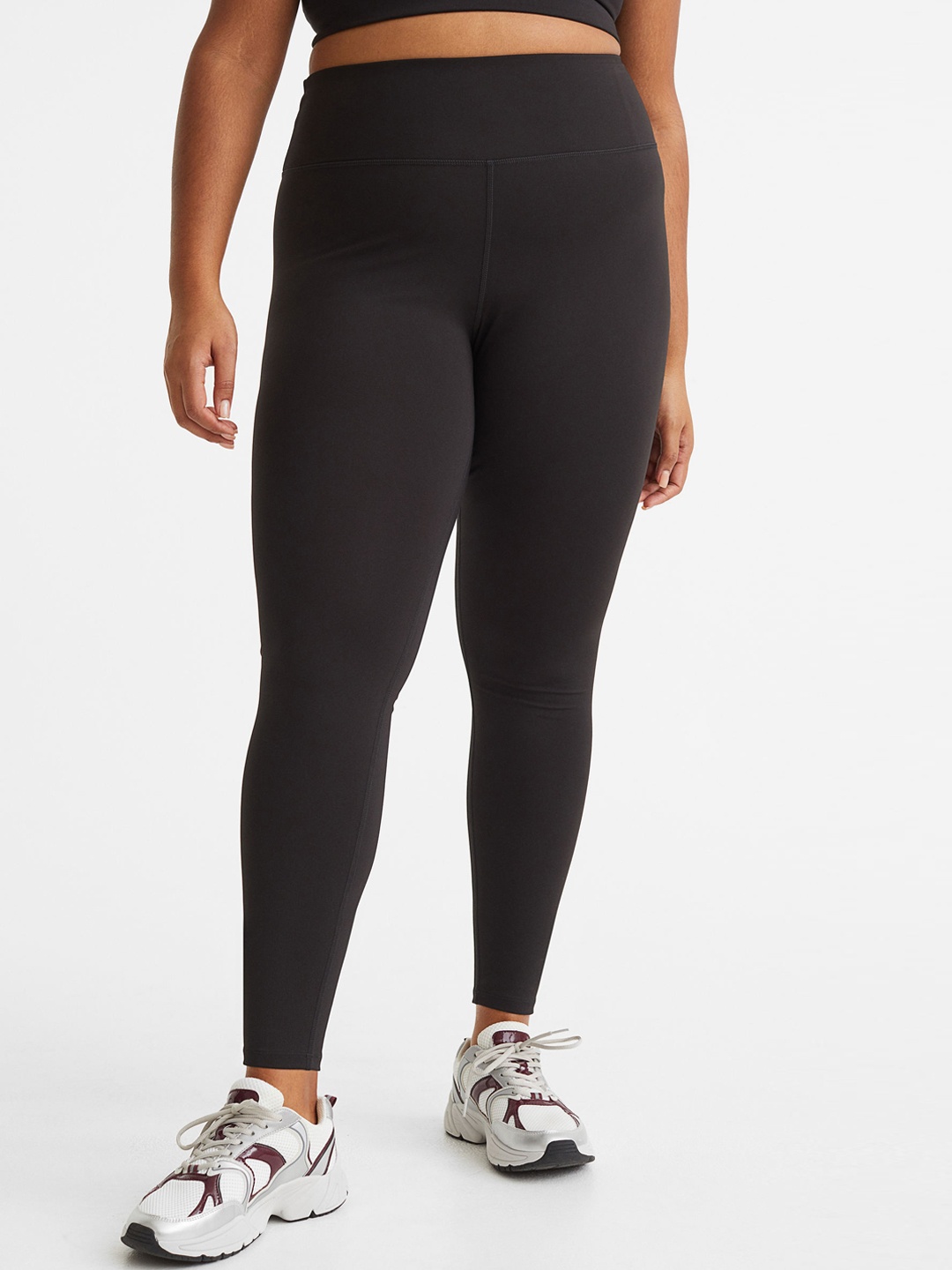 

H&M Women Plus Size Black Solid Sports Tights