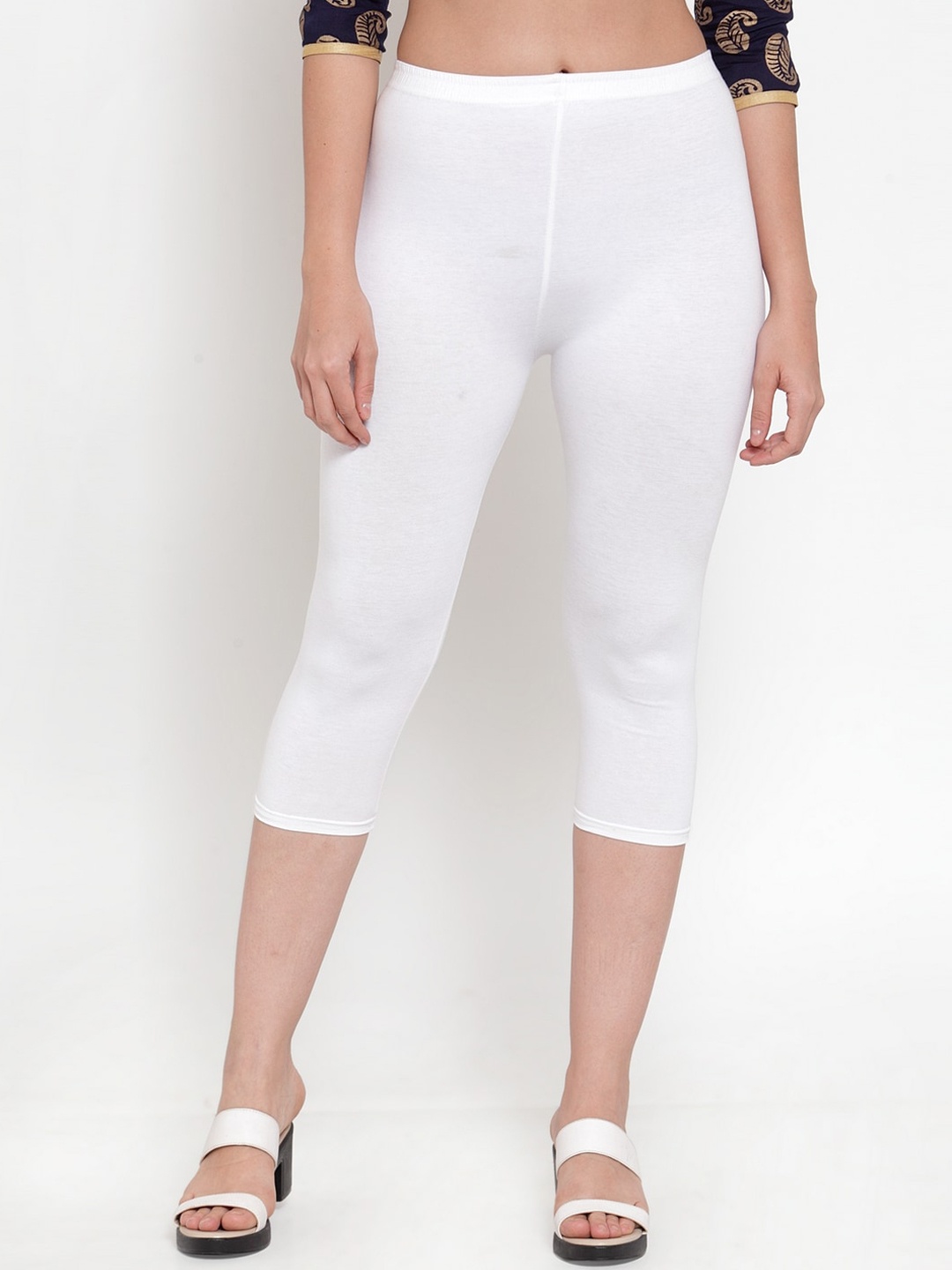 

GRACIT Women White Solid Cotton Capris