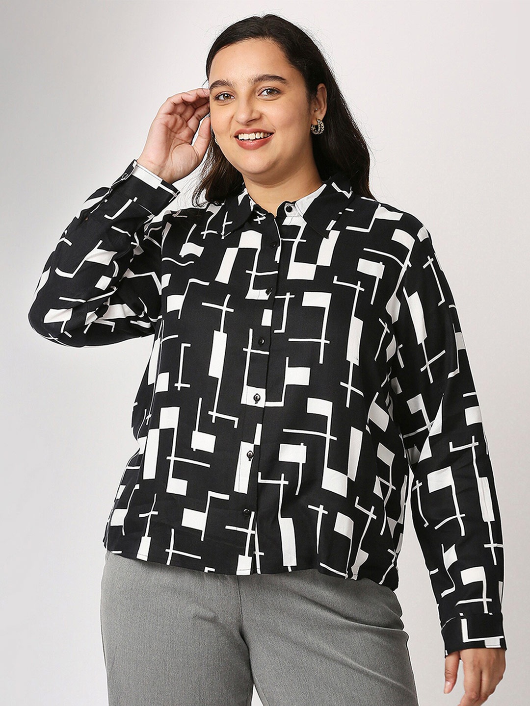 

20Dresses Women Plus Size Black Geometric Printed Casual Shirt