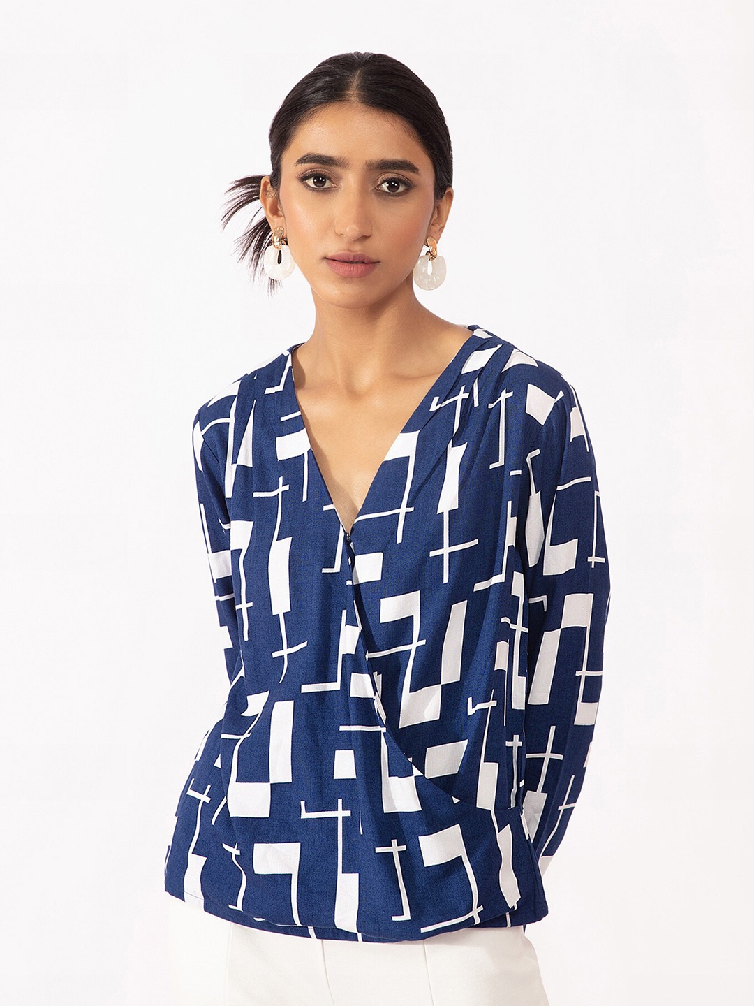 20Dresses Blue & White Geometric Print Wrap Top
