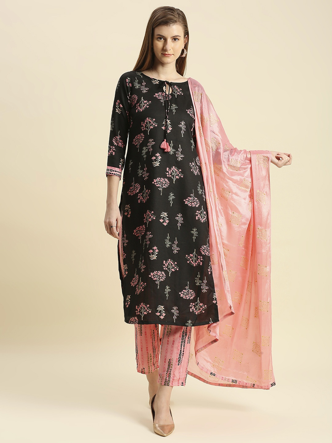 

Anuthi Women Black Floral Printed Kurta with Trouser & With Dupatta