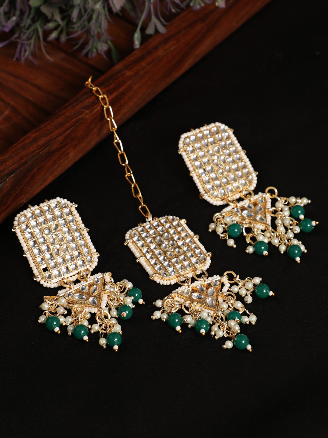 

Jazz and Sizzle Gold-Plated & Green Kundan-Studded Jewelry Set