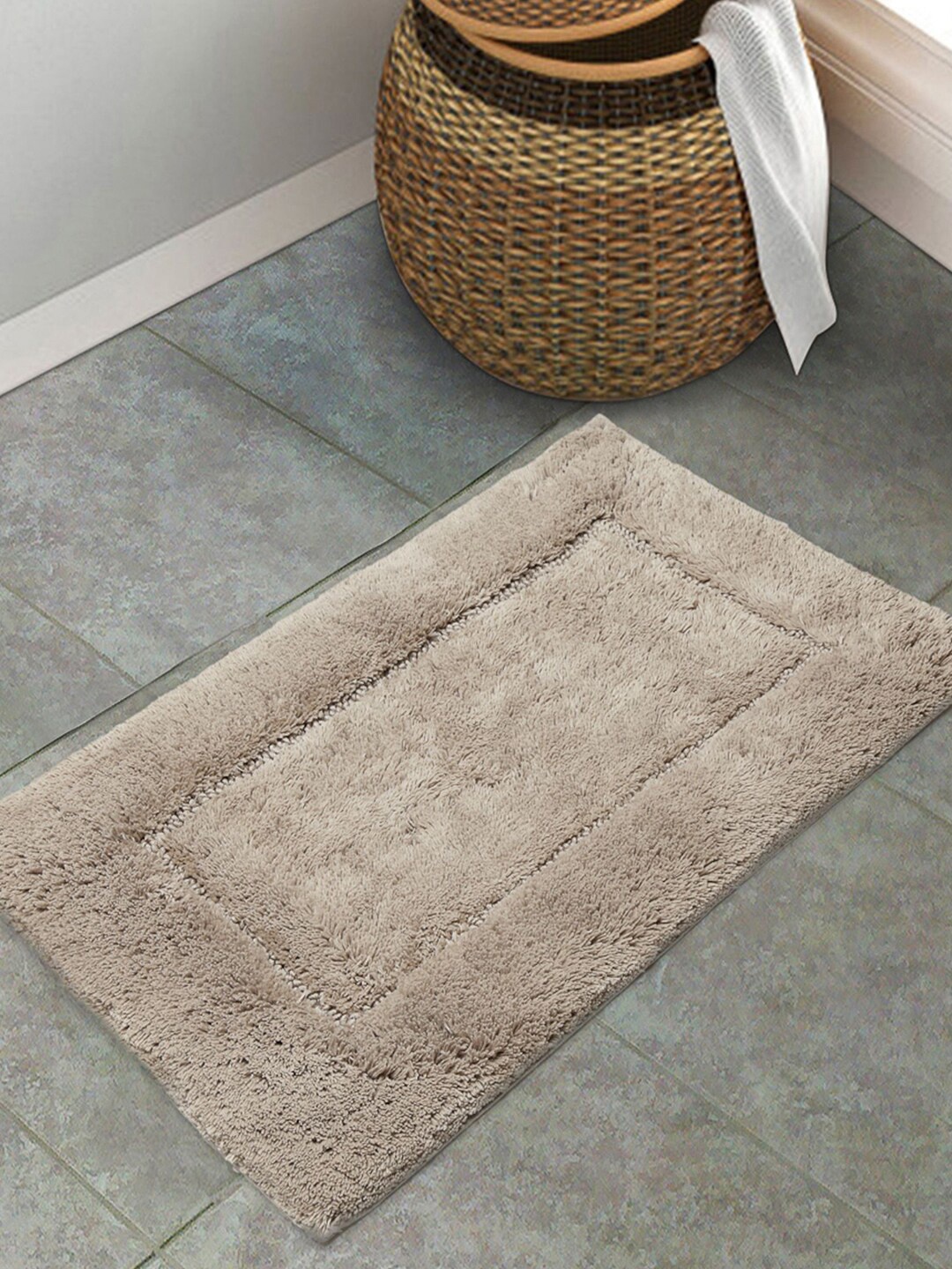 

SPACES Taupe Solid Cotton 2000 GSM Bath Rugs