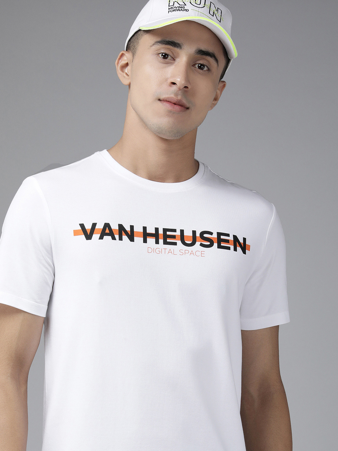 

Van Heusen Flex Men Brand Logo Printed Slim Fit Training T-shirt, White