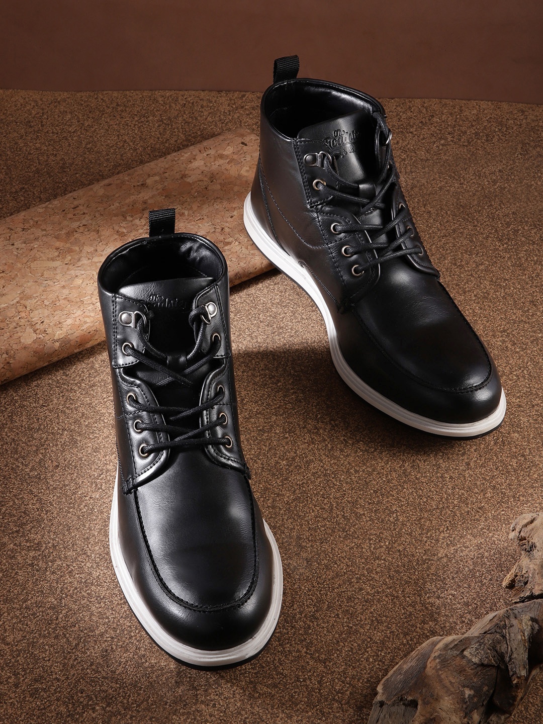 

Roadster Men Black Solid Mid-Top Regular Boots